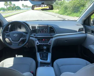 Hyundai Elantra 2016 med Frontdrift-system, tilgjengelig i Batumi.