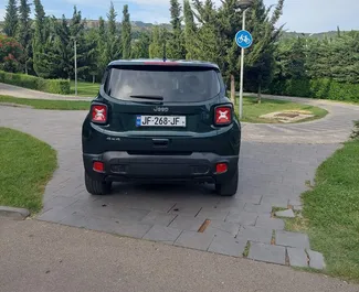 Intérieur de Jeep Renegade à louer en Géorgie. Une excellente voiture de 5 places avec une transmission Automatique.