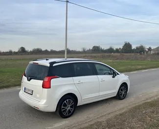 Najem avtomobila Peugeot 5008 #11186 z menjalnikom Samodejno v v Beogradu, opremljen z motorjem 1,6L ➤ Od Ivana v v Srbiji.