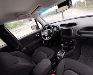 Jeep Renegade 2020 biludlejning i Georgien, med ✓ Benzin brændstof og 180 hestekræfter ➤ Starter fra 120 GEL pr. dag.