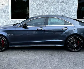 داخلية Mercedes-Benz CLS53 AMG للإيجار في في جورجيا. سيارة رائعة بـ 4 مقاعد وناقل حركة أوتوماتيكي.