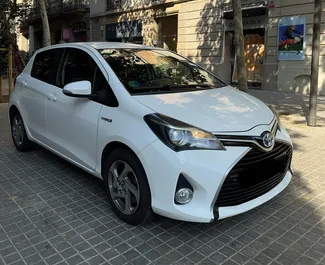 Auton vuokraus Toyota Yaris #10742 Automaattinen Barcelonassa, varustettuna 1,6L moottorilla ➤ Sergeiltä Espanjassa.