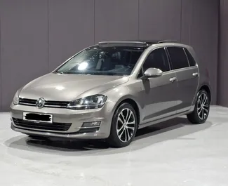 in Durres, 알바니아에서 대여하는 Volkswagen Golf 7의 전면 뷰 ✓ 차량 번호#11049. ✓ 자동 변속기 ✓ 0 리뷰.