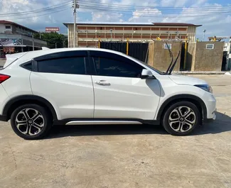 Priekinė automobilio, kurį nuomojate Honda HR-V Bankoko Suvarnabhumi oro uoste, Tailandas vaizdas ✓ Automobilis #11201. ✓ Pavarų dėžė Automatinis TM ✓ Atsiliepimai 0.