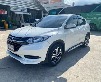 Honda HR-V nuoma. Ekonomiškas, Komfortiškas, Krosas automobilis nuomai Tailande ✓ Depozitas 10000 THB ✓ Draudimo pasirinkimai: TPL, CDW, SCDW, Jaunimas.