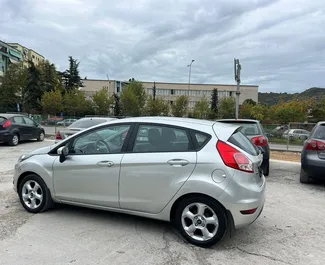 Ford Fiesta nuoma. Ekonomiškas automobilis nuomai Albanijoje ✓ Be užstato ✓ Draudimo pasirinkimai: TPL, CDW, Vagystė, Užsienyje.