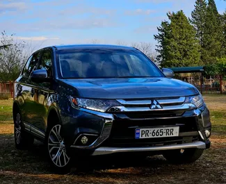 Framvy av en hyrbil Mitsubishi Outlander Xl i Tbilisi, Georgien ✓ Bil #11167. ✓ Växellåda Automatisk TM ✓ 0 recensioner.