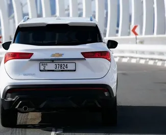 Chevrolet Captiva 2023 auton vuokraus Arabiemiirikunnissa, sisältää ✓ Bensiini polttoaineen ja 160 hevosvoimaa ➤ Alkaen 170 AED päivässä.