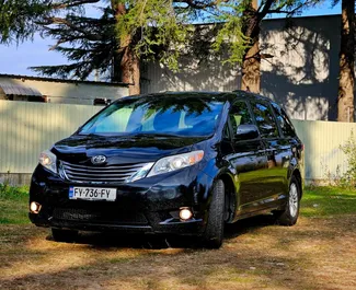 Uthyrning av Toyota Sienna. Komfort, Minivan bil för uthyrning i Georgien ✓ Utan deposition ✓ Försäkringsalternativ: TPL, Passagerare, Stöld, Ung.