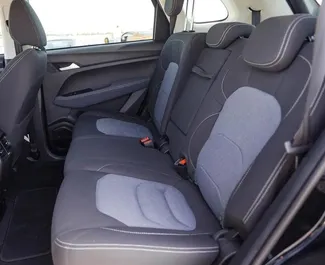 Bensiini 4,0L moottori Chevrolet Captiva 2023 vuokrattavana Dubaissa.