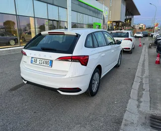 Aluguel de carro Skoda Scala 2024 na Albânia, com ✓ combustível Gasolina e  cavalos de potência ➤ A partir de 25 EUR por dia.