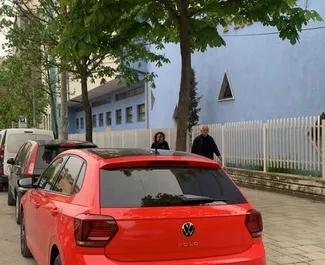 Aluguel de carro Volkswagen Polo 2021 na Albânia, com ✓ combustível Gasolina e  cavalos de potência ➤ A partir de 35 EUR por dia.