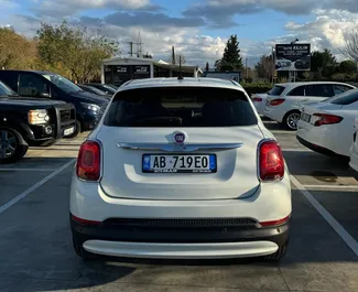 Fiat 500X 2015 autóbérlés Albániában, jellemzők ✓ Dízel üzemanyag és 94 lóerő ➤ Napi 28 EUR-tól kezdődően.