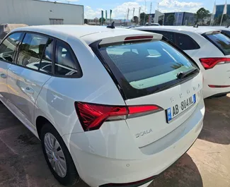 Aluguel de carro Skoda Scala 2024 na Albânia, com ✓ combustível Gasolina e  cavalos de potência ➤ A partir de 25 EUR por dia.