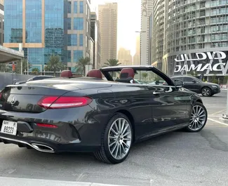 Mercedes-Benz C200 Cabrio 2022 dostupné na prenájom v v Dubaji, s limitom kilometrov 200 km/deň.