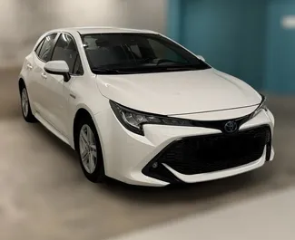 발렌시아에서, 스페인에서 대여하는 Toyota Corolla의 전면 뷰 ✓ 차량 번호#11037. ✓ 자동 변속기 ✓ 0 리뷰.