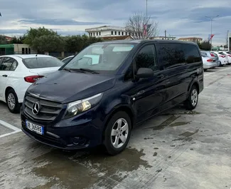 Прокат машини Mercedes-Benz Vito #11584 (Автомат) в аеропорту Тирани, з двигуном 2,5л. Бензин ➤ Безпосередньо від Маренґлен в Албанії.