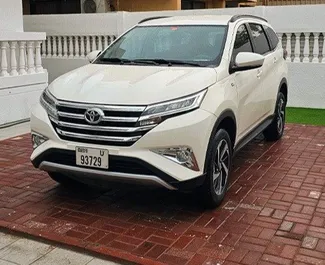 Toyota Rush 2023 için kiralık Benzin 45,0L motor, Dubai'de.