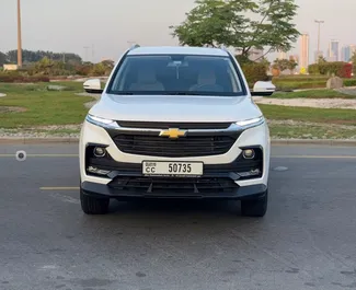 Prenájom auta Chevrolet Captiva 2023 v v SAE, s vlastnosťami ✓ palivo Benzín a výkon 160 koní ➤ Od 160 AED za deň.