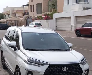 Toyota Veloz kiralama. Konfor, Minivan Türünde Araç Kiralama BAE'de ✓ Depozito 500 AED ✓ TPL, SCDW, Hırsızlık sigorta seçenekleri.