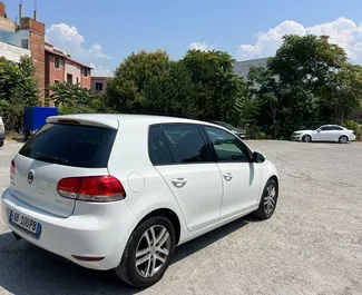 Volkswagen Golf 6 2013 dostupné na prenájom v v Tirane, s limitom kilometrov neobmedzené.