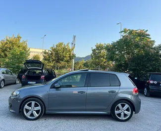 Volkswagen Golf 5 2013 autóbérlés Albániában, jellemzők ✓ Dízel üzemanyag és 160 lóerő ➤ Napi 30 EUR-tól kezdődően.