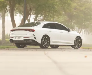 Aluguel de Carro Kia K5 #11439 com transmissão Automático no Dubai, equipado com motor 4,0L ➤ De Ahmed nos Emirados Árabes Unidos.