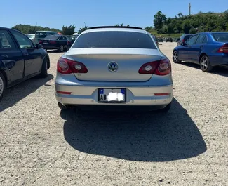 Sprednji pogled najetega avtomobila Volkswagen Passat-CC v v mestu Durres, Albanija ✓ Avtomobil #11529. ✓ Menjalnik Samodejno TM ✓ Mnenja 0.