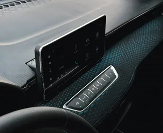 Haval Jolion kiralama. Konfor, Crossover Türünde Araç Kiralama BAE'de ✓ Depozito 1500 AED ✓ TPL, CDW, SCDW, Yolcular, Hırsızlık sigorta seçenekleri.