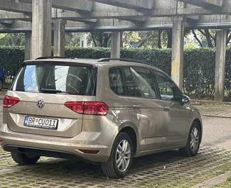 Volkswagen Touran 2020 için kiralık Dizel 2,0L motor, Becici'de.