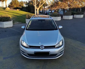 Ενοικίαση αυτοκινήτου Volkswagen Golf Variant 2014 στην Ισπανία, περιλαμβάνει ✓ καύσιμο Ντίζελ και 150 ίππους ➤ Από 45 EUR ανά ημέρα.