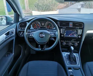 Volkswagen Golf Variant 2014 με σύστημα κίνησης Προσθιοκίνητο, διαθέσιμο στη Βαρκελώνη.