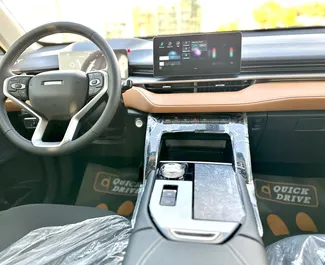 ドバイにて、アラブ首長国連邦にてでのHaval H6 #11319 自動カーレンタル、2.0Lエンジン搭載 ➤ ロミュアルドから。