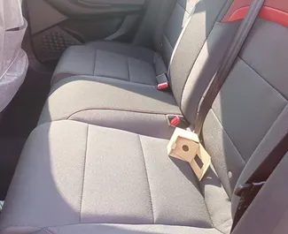 MG 5/GT 2025 tillgänglig för uthyrning i Dubai, med en körsträckegräns på 250 km/dag.