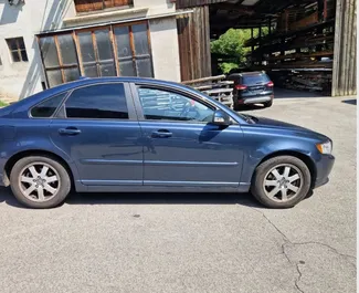 Najem avtomobila Volvo S40 2012 v v Albaniji, z značilnostmi ✓ gorivo Dizel in 150 konjskih moči ➤ Od 20 EUR na dan.