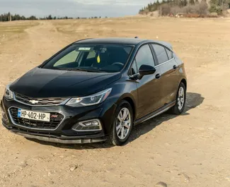 Frontvisning av en leiebil Chevrolet Cruze i Tbilisi, Georgia ✓ Bil #10100. ✓ Automatisk TM ✓ 0 anmeldelser.