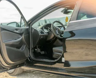 Utleie av Chevrolet Cruze. Komfort bil til leie i Georgia ✓ Depositum på 150 GEL ✓ Forsikringsalternativer: TPL, CDW, Tyveri.