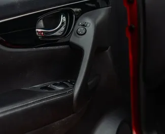 Nissan Qashqai 2018 s Pogon na vsa kolesa sistemom, na voljo v v Tbilisiju.