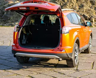 Utleie av Toyota Rav4. Komfort, SUV, Crossover bil til leie i Georgia ✓ Depositum på 250 GEL ✓ Forsikringsalternativer: TPL, CDW, SCDW, Tyveri.