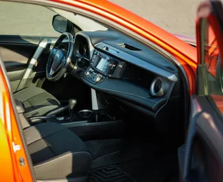 Toyota Rav4 2016 med Firehjulsdrift-system, tilgjengelig i Tbilisi.