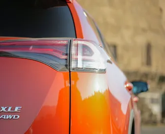 Bilutleie av Toyota Rav4 2016 i i Georgia, inkluderer ✓ Bensin drivstoff og 180 hestekrefter ➤ Starter fra 140 GEL per dag.