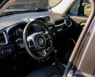 Jeep Renegade 租赁。在 在格鲁吉亚 出租的 经济, 舒适性, 交叉 汽车 ✓ Deposit of 280 GEL ✓ 提供 TPL, CDW, Theft 保险选项。