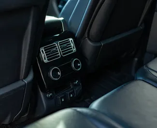 Interiér Land Rover Range Rover k pronájmu v Gruzii. Skvělé auto s 5 sedadly a převodovkou Automatické.