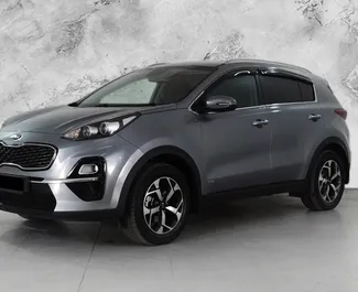 Sprednji pogled najetega avtomobila Kia Sportage v v Bakuju, Azerbajdžan ✓ Avtomobil #3486. ✓ Menjalnik Samodejno TM ✓ Mnenja 0.