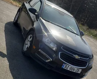 Najem avtomobila Chevrolet Cruze 2015 v v Gruziji, z značilnostmi ✓ gorivo Bencin in 190 konjskih moči ➤ Od 95 GEL na dan.