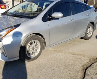 Najem avtomobila Toyota Prius #12074 z menjalnikom Samodejno v na letališču Kutaisi, opremljen z motorjem 1,8L ➤ Od George v v Gruziji.