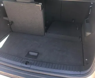 Skoda Kodiaq 2019 na voljo za najem v v mestu Becici, z omejitvijo prevoženih kilometrov neomejeno.