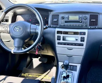 Toyota Corolla 2008 bérelhető a tiranai repülőtéren, korlátlan kilométeres határral.