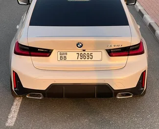 Najem avtomobila BMW 320i 2024 v v ZAE, z značilnostmi ✓ gorivo Bencin in 184 konjskih moči ➤ Od 349 AED na dan.