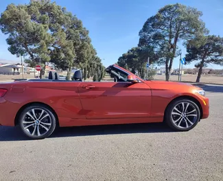 Motor Gasolina 2,0L do BMW 230xi Cabrio 2022 para aluguel em Tbilisi.